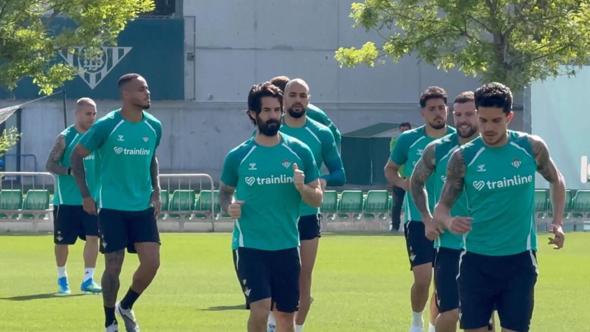 El Betis viaja a Girona con los 23 disponibles