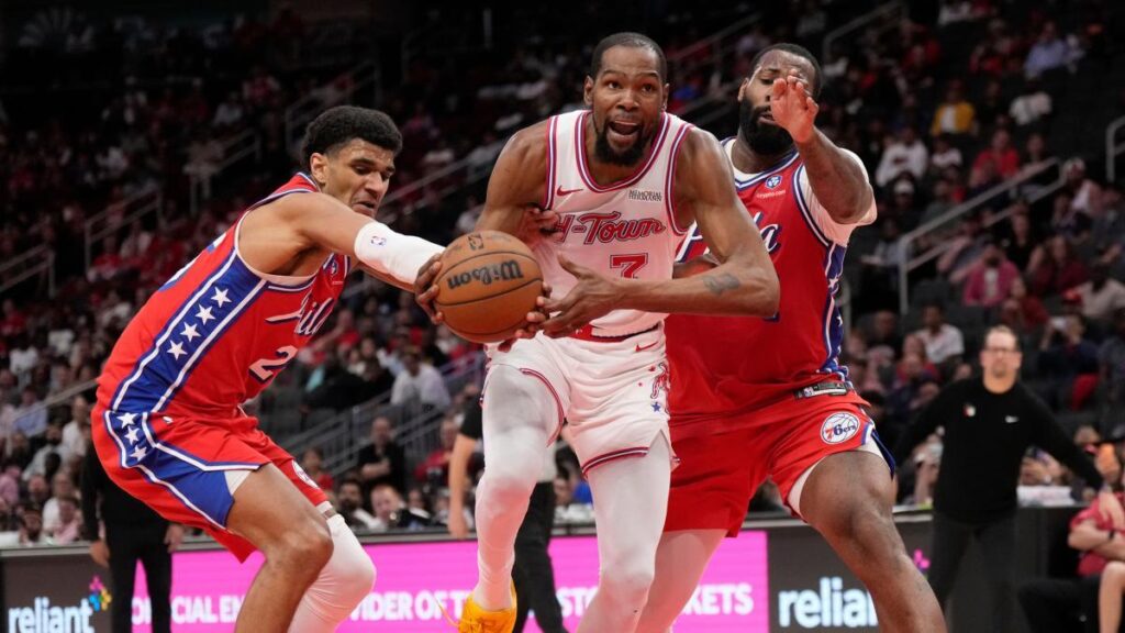 Los Rockets suman su octava victoria consecutiva ante unos diezmados Sixers
