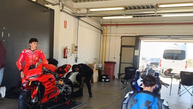 Alex Márquez: "Todos soñamos con ser piloto de un equipo oficial y con más razón en 2027"