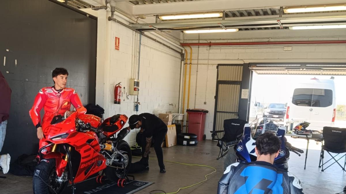 Alex Márquez: "Todos soñamos con ser piloto de un equipo oficial y con más razón en 2027"