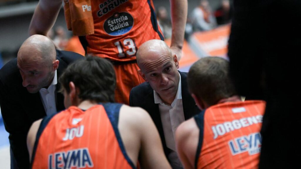 Medio ascenso en juego y previsión de 9.000 espectadores en Coruña