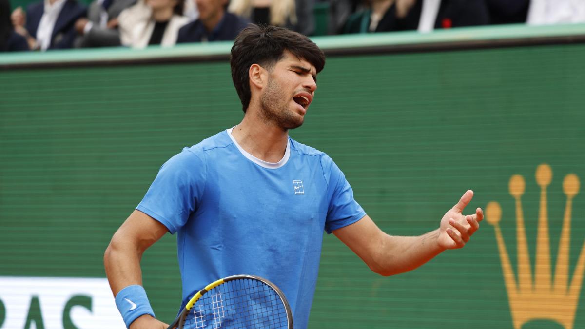 Las cuentas no le salen a Alcaraz, ni en el Godó ni en tierra: "Vamos a aprender de esas cosas"