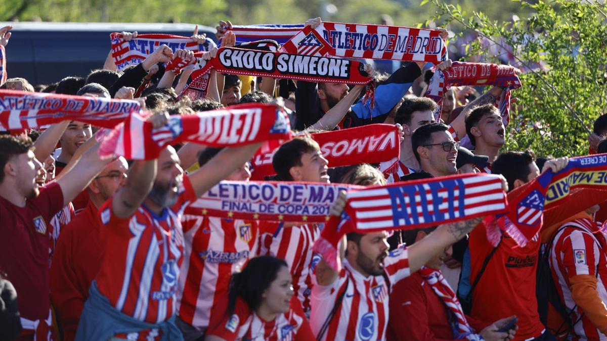 Más de 35.000 aficionados del Atlético vivieron la final de Copa, en el Metropolitano