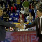 La foto de Svetislav Pesic y Xavi Pascual, de piel de gallina