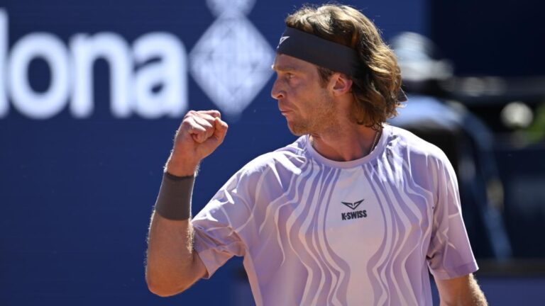 Rublev muestra su mejor cara en el Godó para sellar su pase a cuartos de final