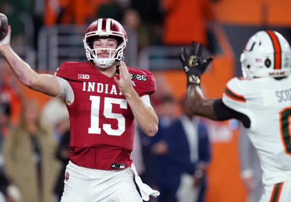 El probable #1 del draft de la NFL, marcado por la esclerosis múltiple de su madre