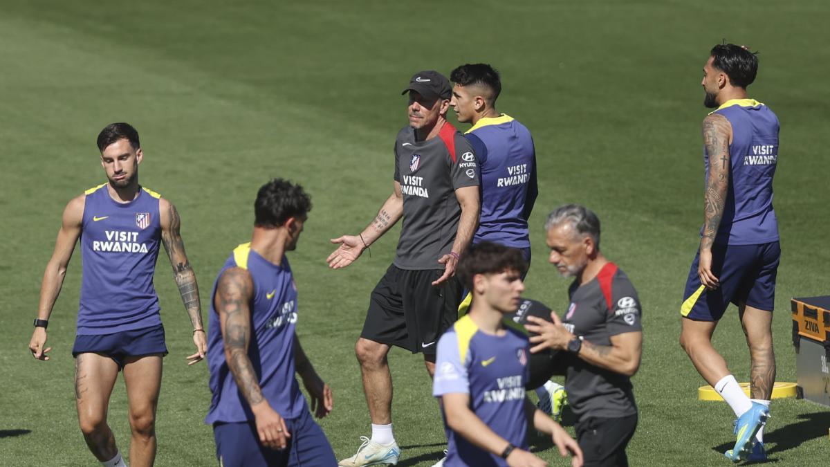 Simeone concentra a todos para la final
