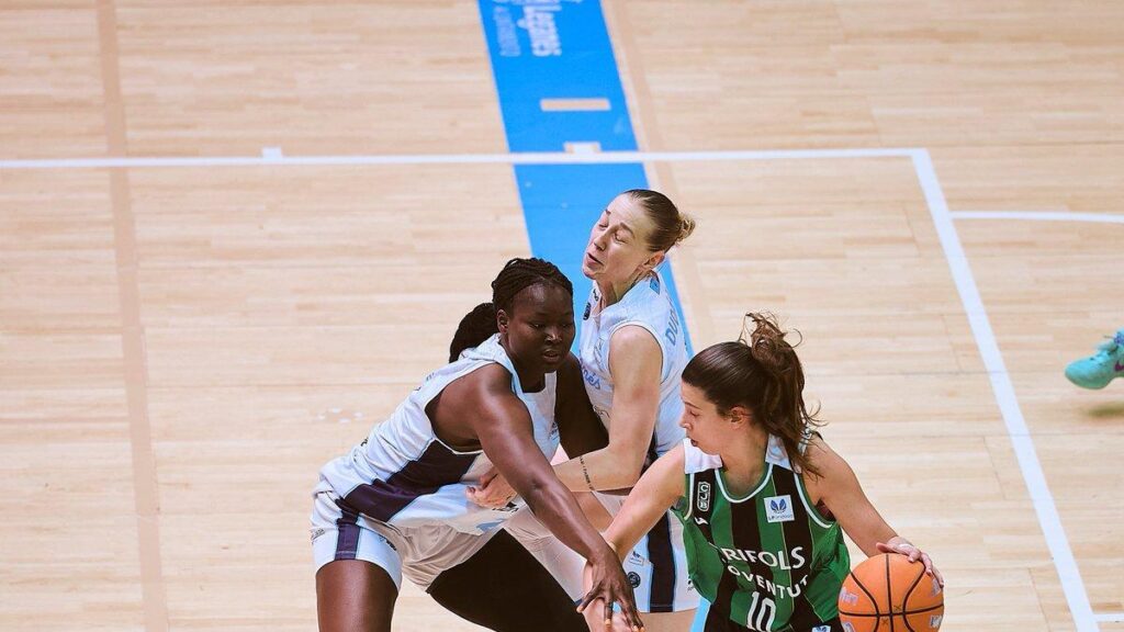 El Joventut se juega la vida ante el Estepona: prohibido fallar en la final por la permanencia
