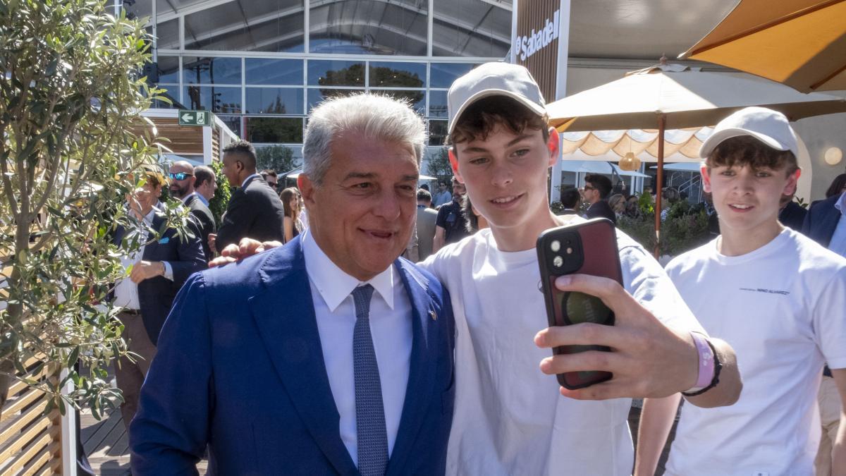 Jan Laporta se da un baño de masas