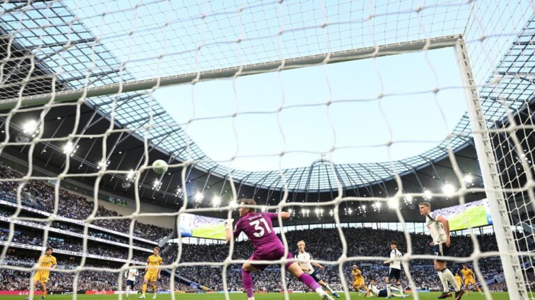 El Tottenham pierde dos puntos en el añadido