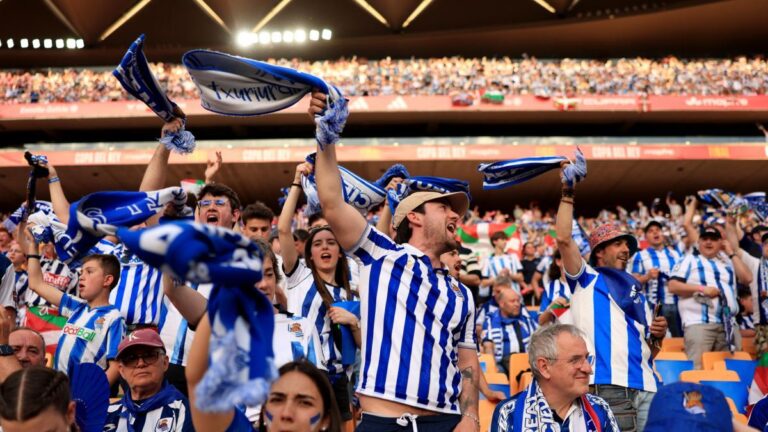 Una demostración de fuerza real de la afición txuri urdin