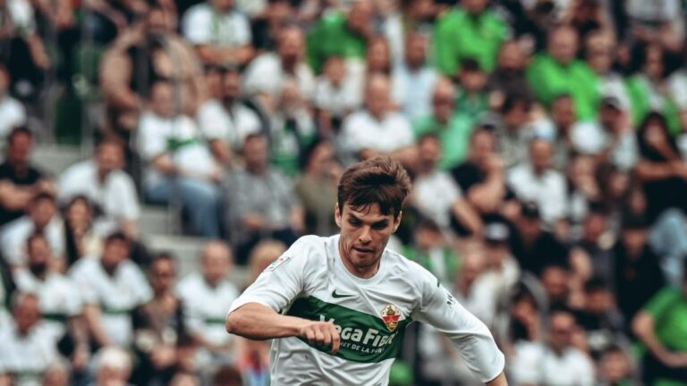 Aleix Febas confía en que el Elche mantenga ante el Atlético su solidez en casa