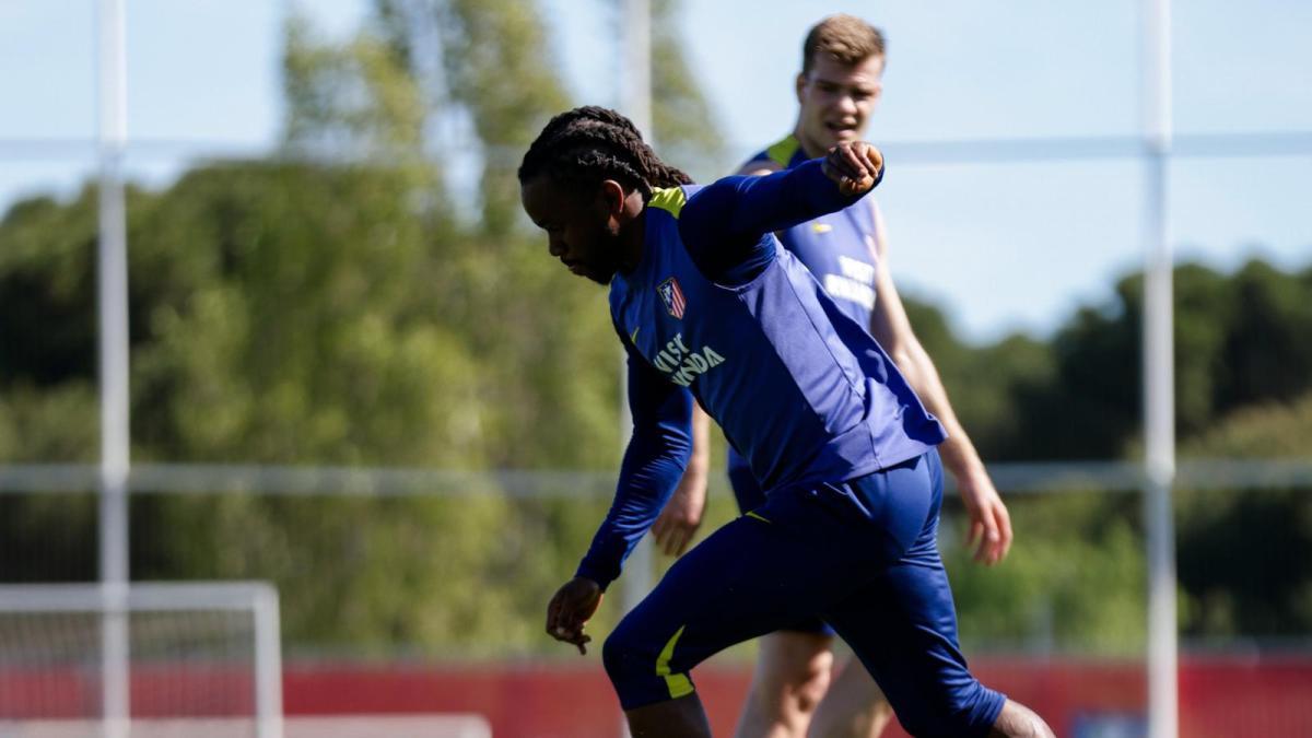 El Cholo pone fecha de regreso para los lesionados Sorloth, Lookman y Hancko