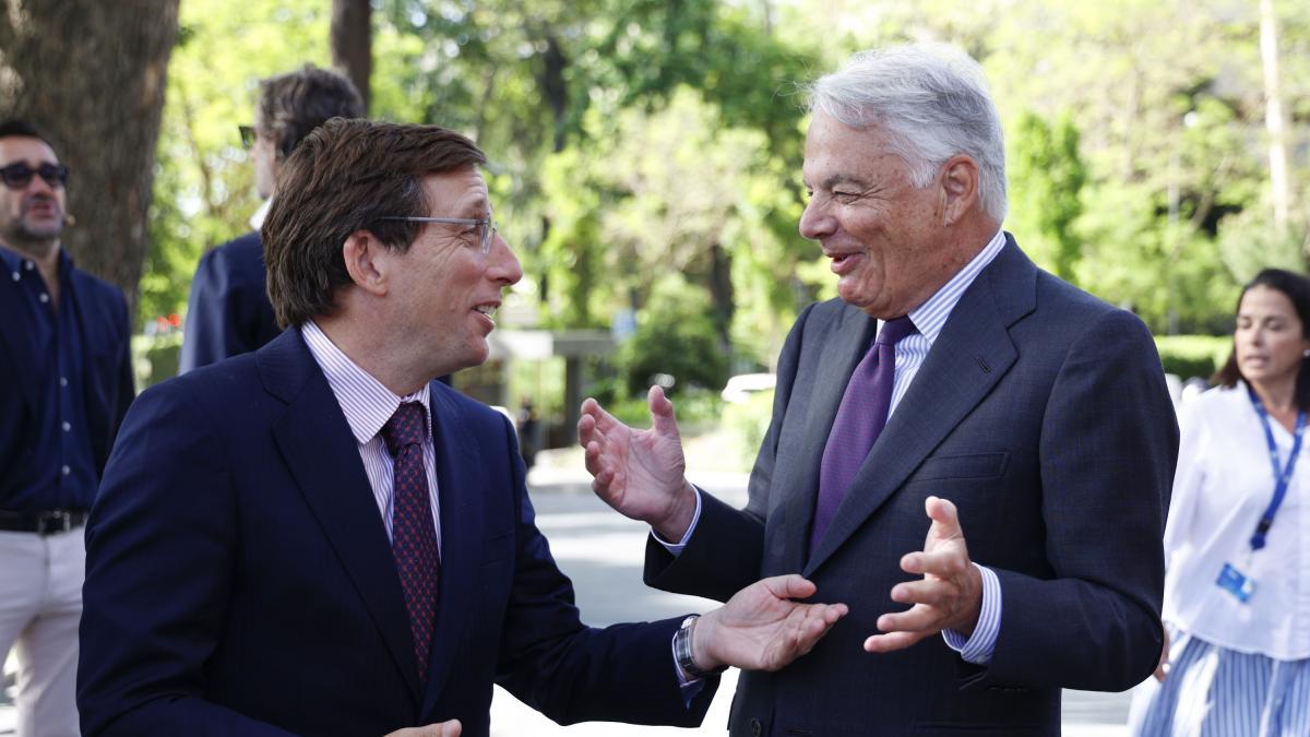 Almeida califica de "lamentables" los pitidos contra el himno nacional