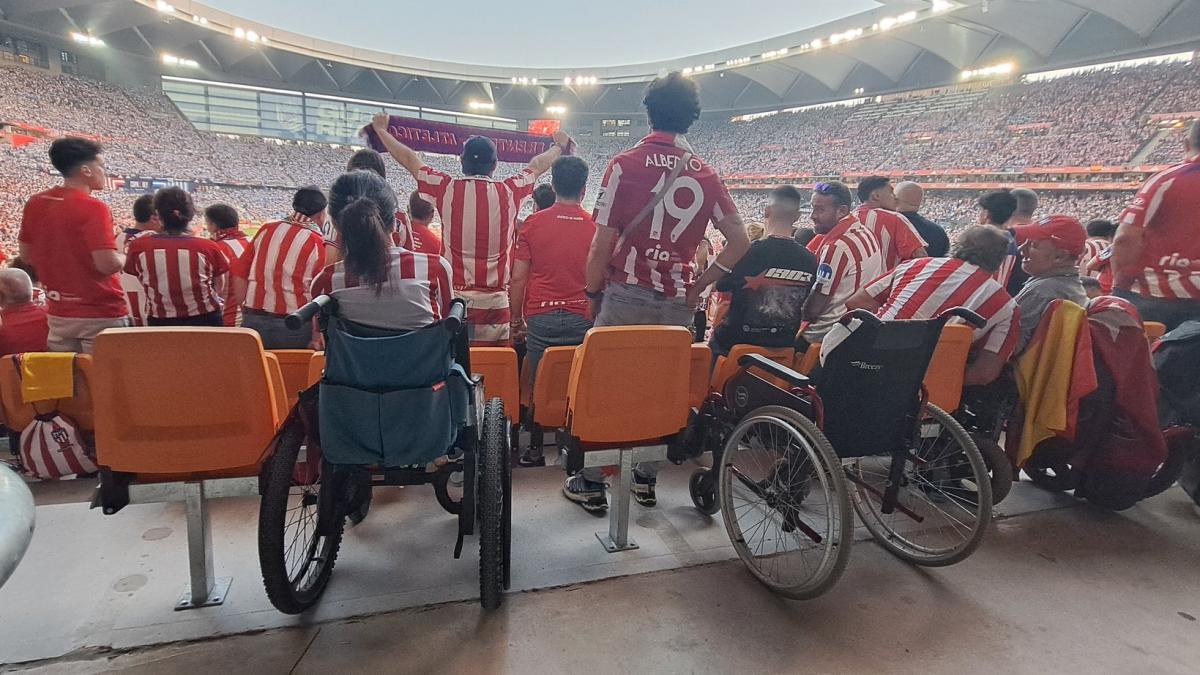 El Atlético devuelve el precio de las entradas a los hinchas con movilidad reducida que 'sufrieron' La Cartuja
