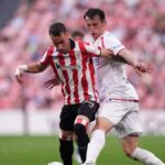 Unai Simón le gana la partida a Budimir