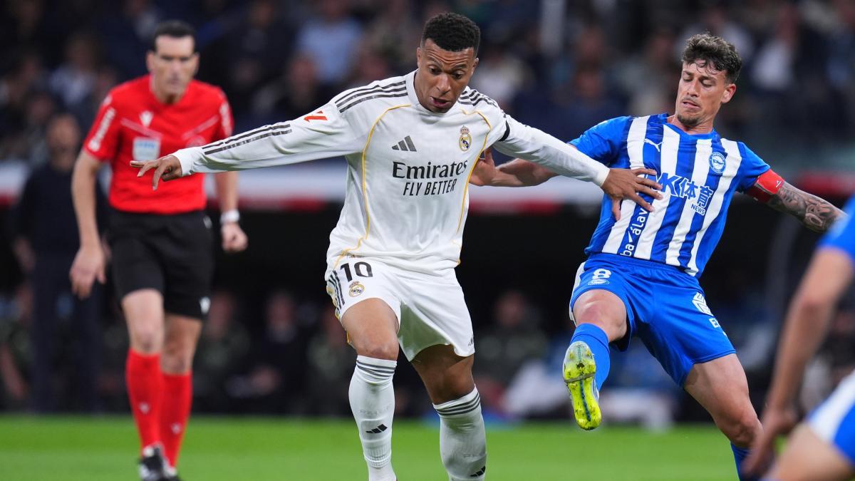 Mbappé adelanta al Real Madrid ante el Alavés