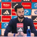 "La respuesta es francamente grosera, cortante y antipática. Le faltó decir: no me toques los..."