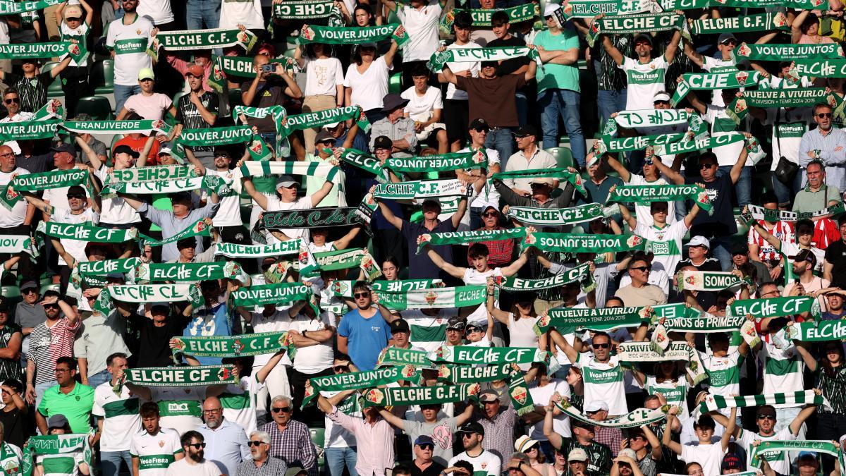 Un fallo en el VAR provocó que el Elche-Atleti comenzase con retraso