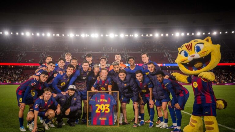 De Jong: "No estoy satisfecho, quiero la Champions con el Barça"