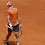 De superhéroe en Wimbledon a víctima que no gana un partido: tampoco en Madrid