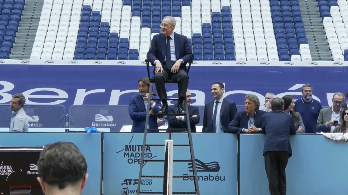 Florentino se pasa al árbitraje en un insólito partido entre cracks