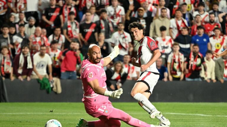 El Rayo acrecienta la tormenta perica