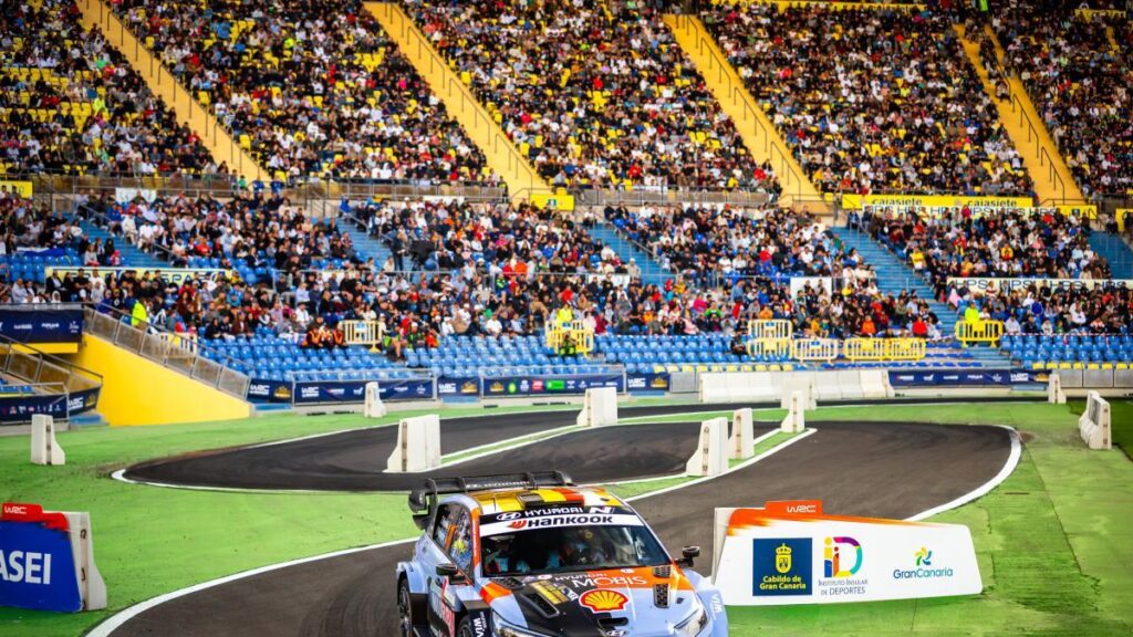 Cancelado el tramo 'Tejeda-San Mateo' del Islas Canarias por vehículos mal aparcados