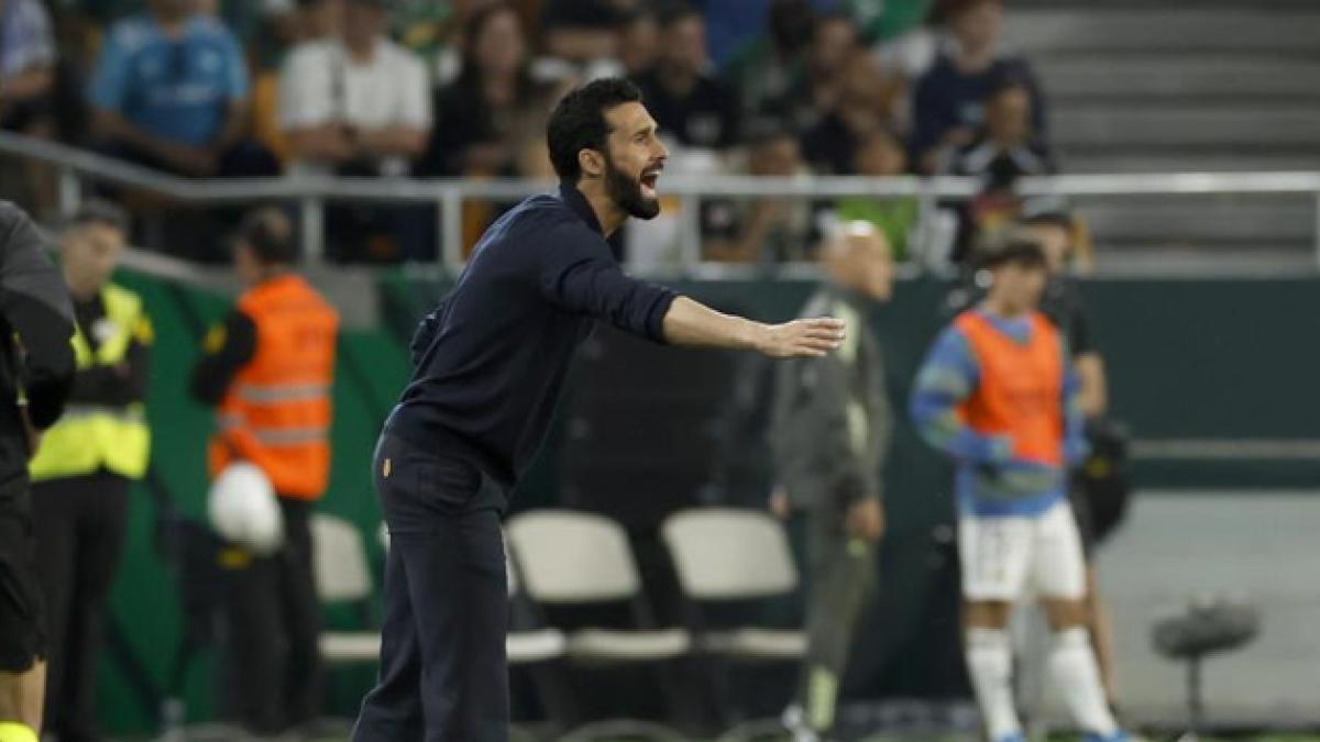 Arbeloa, contra el arbitraje: "Los que tienen que decidir no saben ni entienden"