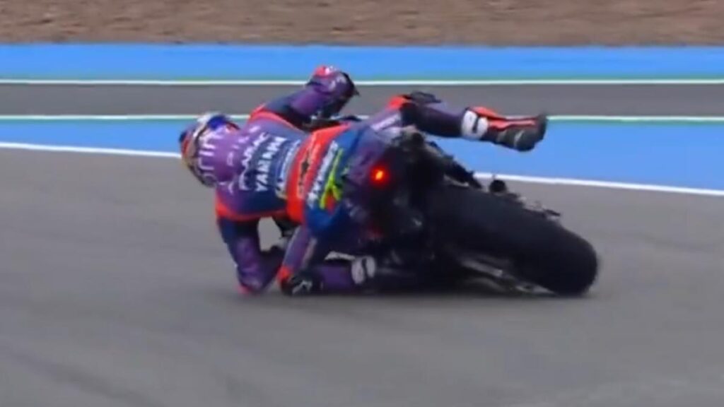 Toprak Razgatlioglu firma una de las mejores salvadas que nunca se han visto en MotoGP