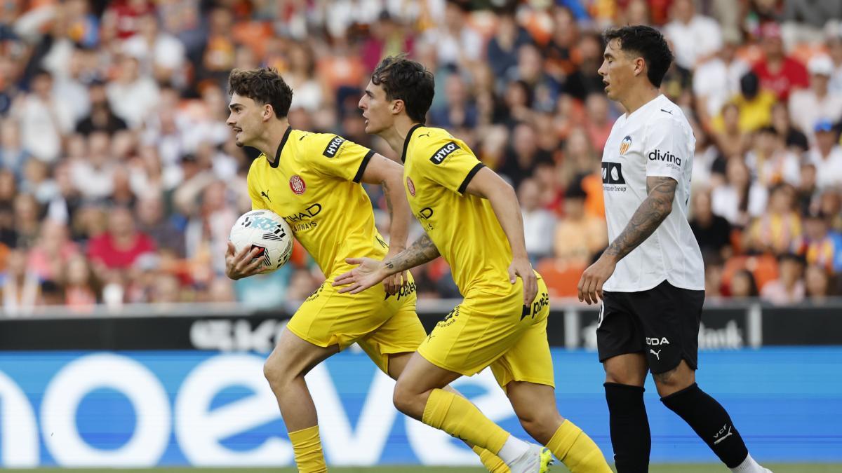 Joel Roca y Francés llaman a la puerta del once