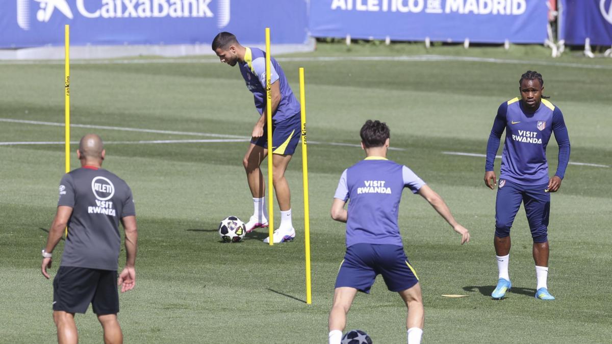 Simeone reabre la duda sobre Lookman: "Mañana veremos"