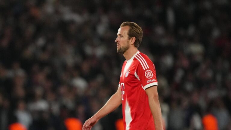 Rooney atiza a Harry Kane por sus declaraciones: "Es inaceptable"