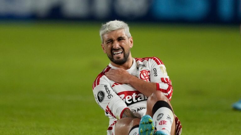 Un rival de España en el Mundial pasa por el quirófano