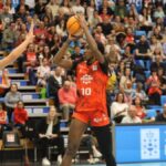 72-85: El Valencia consigue un colchón de 13 puntos ante Ensino en los cuartos de final