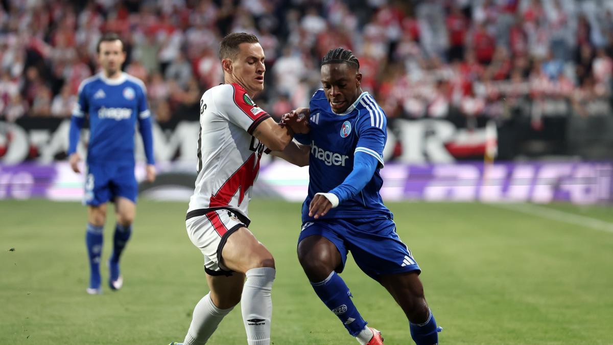 El Rayo golpea primero y se acerca al sueño de la final de Leipzig