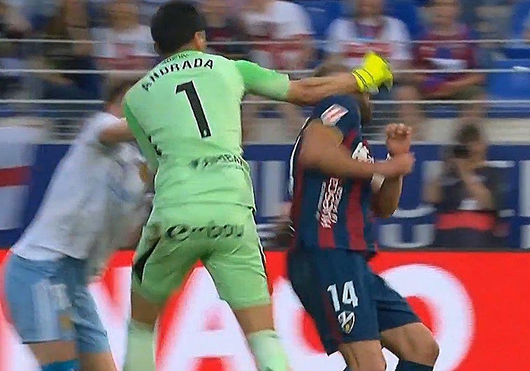 Las patadas más salvajes encabezan el ránking de las sanciones más duras del fútbol español