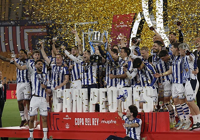 La Real le arrebata la gloria al Atlético en una  angustiosa tanda de penaltis