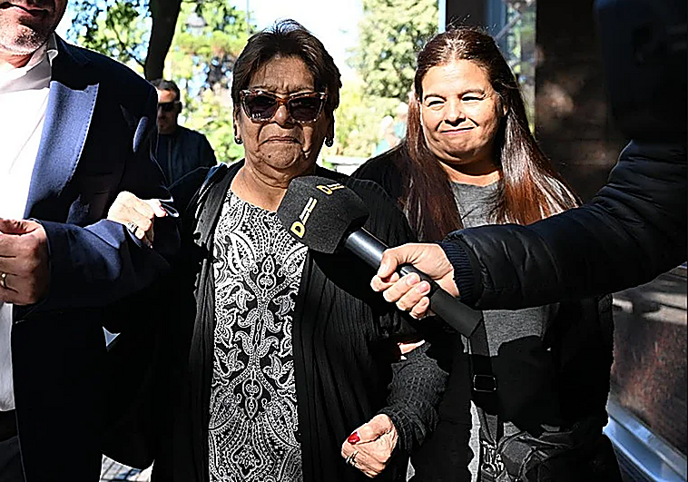 Las hermanas de Maradona y su abogado, a juicio por supuesto fraude en la gestión de la marca del futbolista