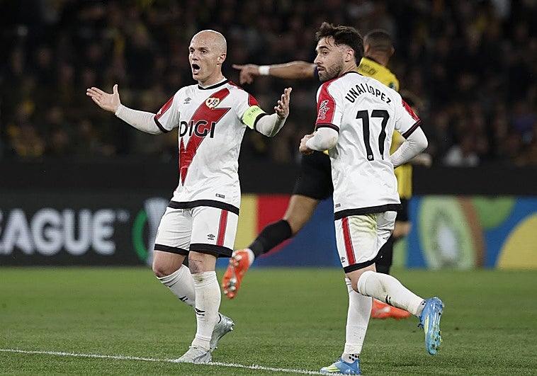 Isi mete al Rayo en las primeras semifinales europeas de su historia