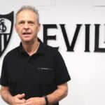 Recurre a Pablo Alfaro y a Caparrós para calentar a la afición: "Nos tiene que hervir la sangre roja"