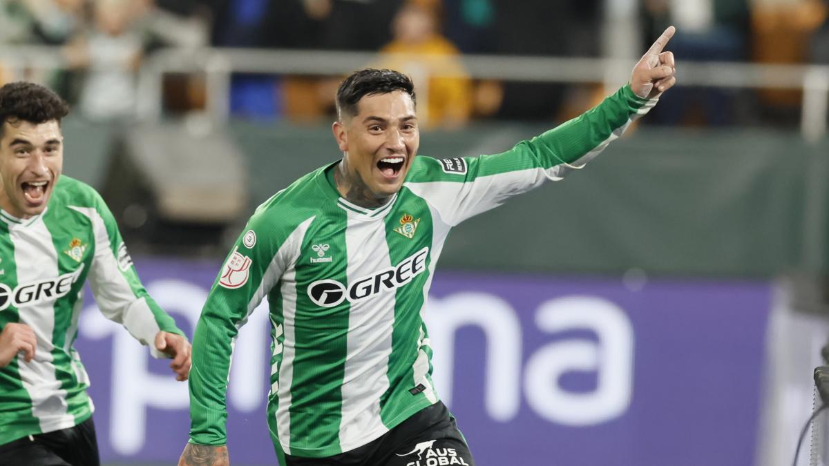 Puerta abierta en verano para dos jugadores de Pellegrini