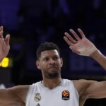Tavares, al dueño del Hapoel: "Disfrázate de agencia de viajes y te vas para tu casa"
