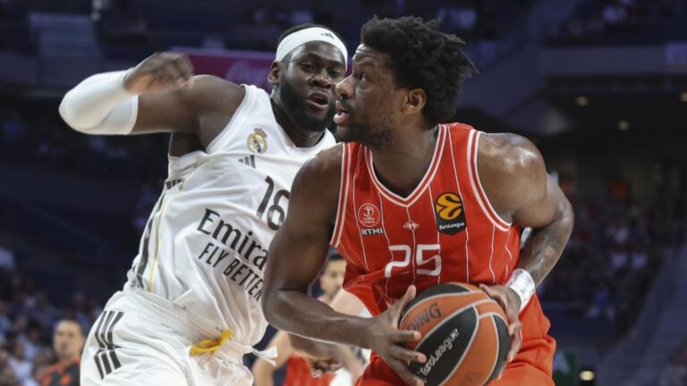 76-69: El Hapoel supera al Madrid y fuerza el cuarto partido