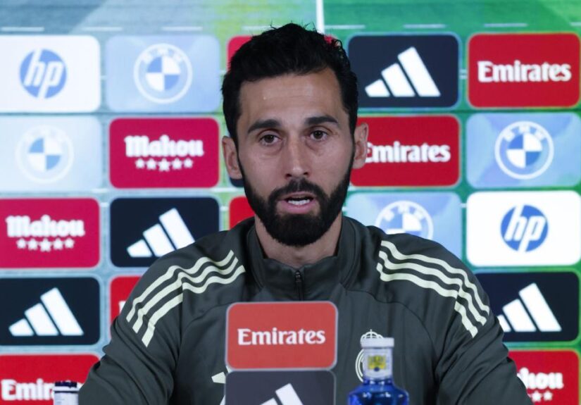 Arbeloa le da un toque al vestuario: "No se gana a nadie bajándose del autobús"