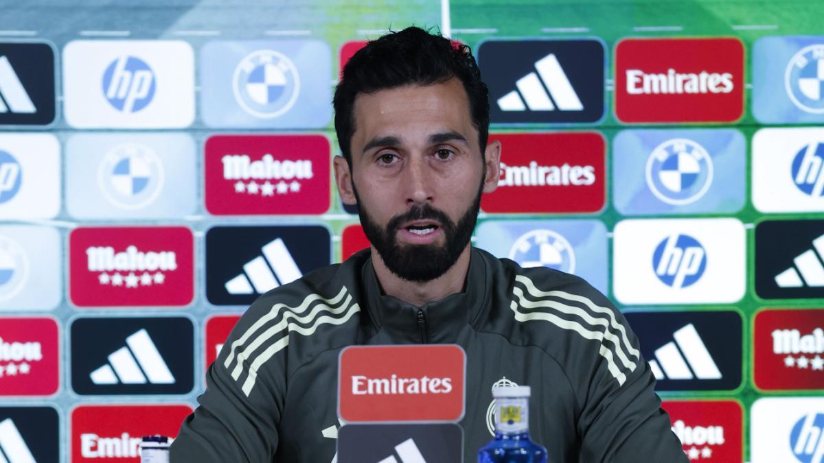 Arbeloa le da un toque al vestuario: "No se gana a nadie bajándose del autobús"