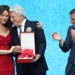 Enrique Cerezo, presidente del Atleti, recibe de Díaz Ayuso la Gran Cruz del Dos de Mayo