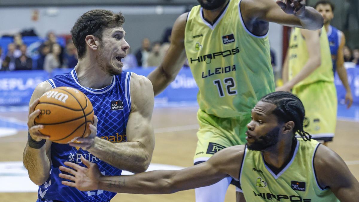 99-91: El San Pablo Burgos tira de fe para doblegar al Lleida y se acerca a la salvación