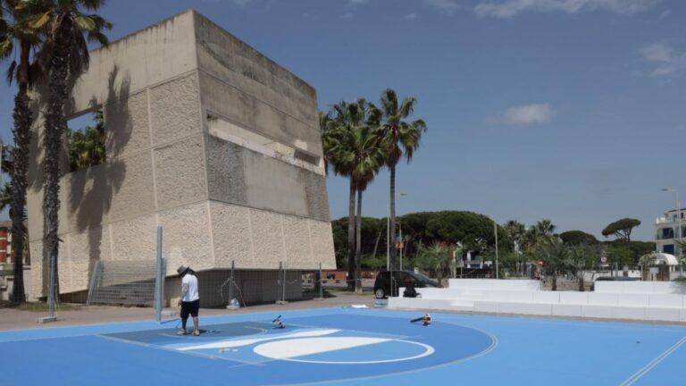 Castelldefels y la Gasol Foundation inauguran una nueva pista de baloncesto 3x3 al aire libre