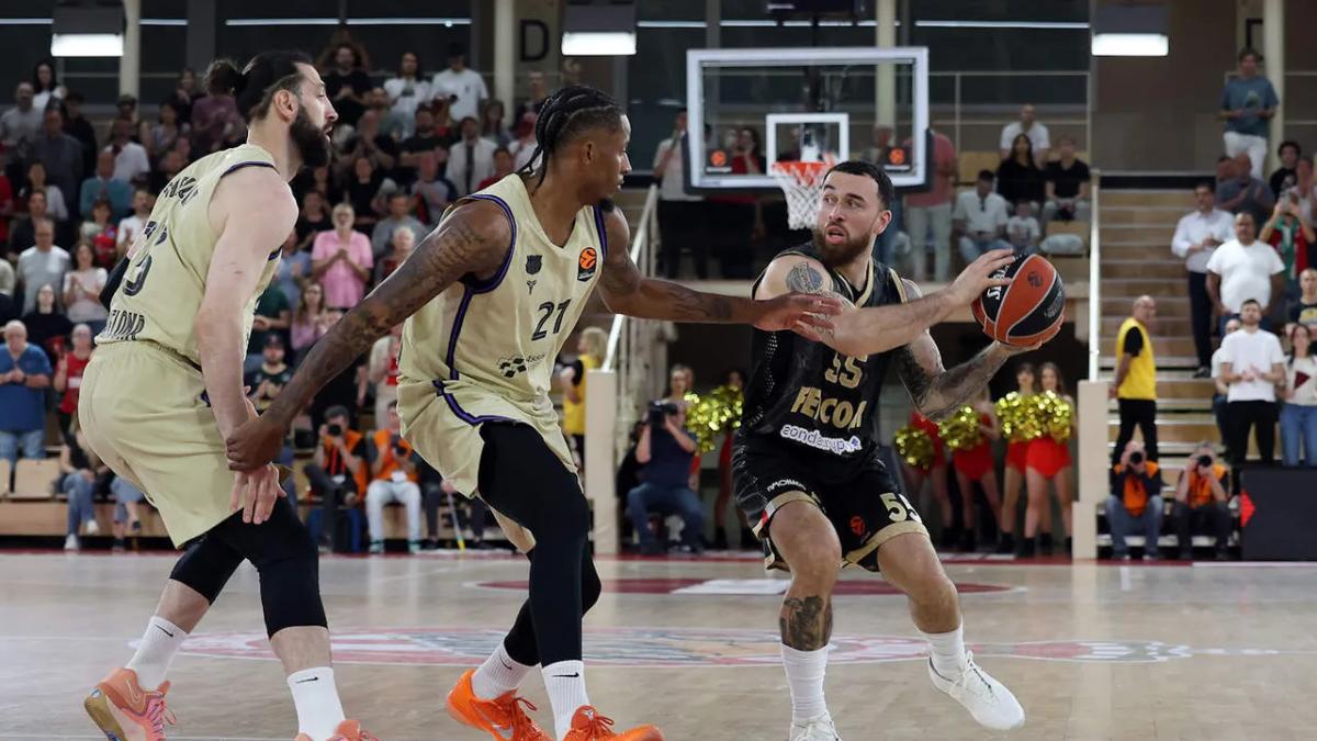 Mike James habla alto y claro sobre los rumores con el Barça